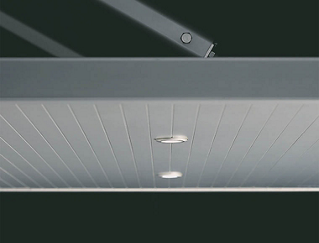 LED照明をひさし本体に内蔵した凹凸のないﾌﾗｯﾄなﾃﾞｻﾞｲﾝ（L型）