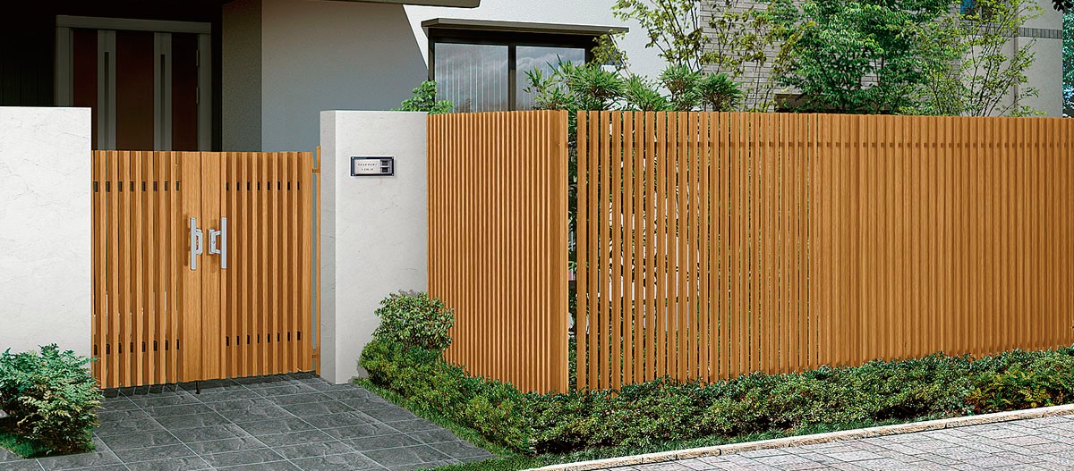 江上トーヨー住器の【施工事例】フェンスAB ・プログコートフェンス・カーポートSCで統一感のある美しい外構に｜宇佐市の施工事例詳細写真2